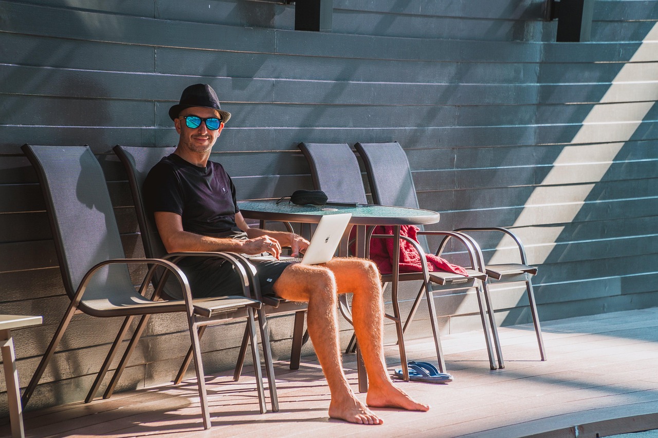 entdecken sie alles über remote work: vorteile, herausforderungen und tipps für erfolgreiches arbeiten von zu hause oder unterwegs. erfahren sie, wie sie ihre produktivität steigern und eine ausgewogene work-life-balance erreichen können.