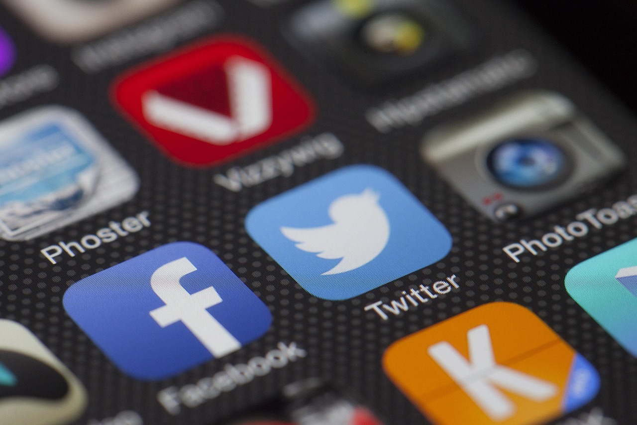 entdecken sie die welt der sozialen medien: tipps, trends und strategien für erfolgreiches online-marketing, community-aufbau und effektive kommunikation auf plattformen wie facebook, instagram, twitter und mehr.